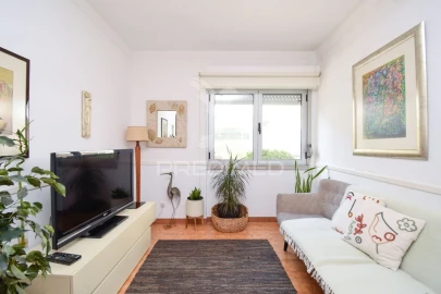 Apartamento T3 para Venda em Carcavelos e Parede