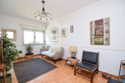 Apartamento T3 para Venda em Carcavelos e Parede