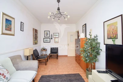 Apartamento T3 para Venda em Carcavelos e Parede