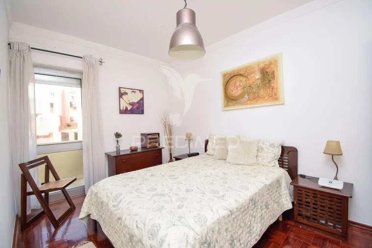 Apartamento T3 para Venda em Carcavelos e Parede Foto 14