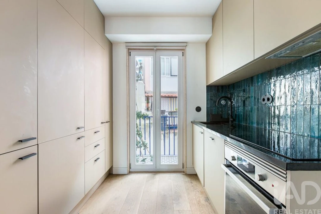 Apartamento T2 para Arrendamento em Misericórdia Foto 7