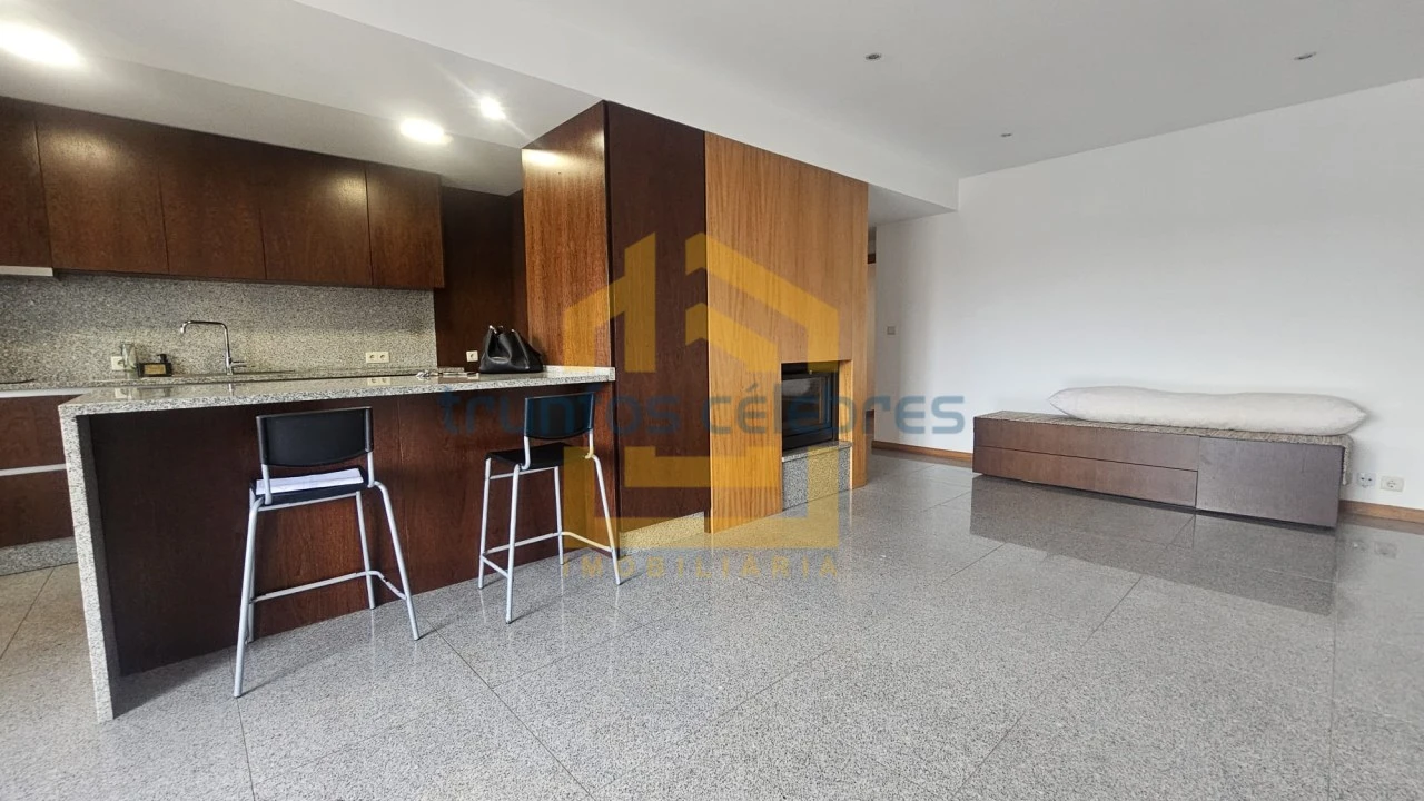 Apartamento T3 para Venda em Mindelo Foto 2