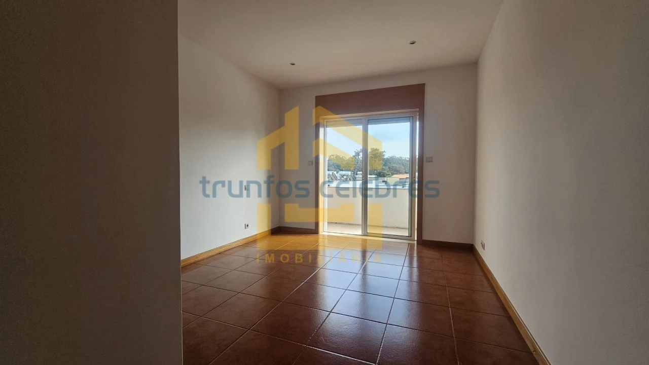 Apartamento T3 para Venda em Mindelo Foto 4