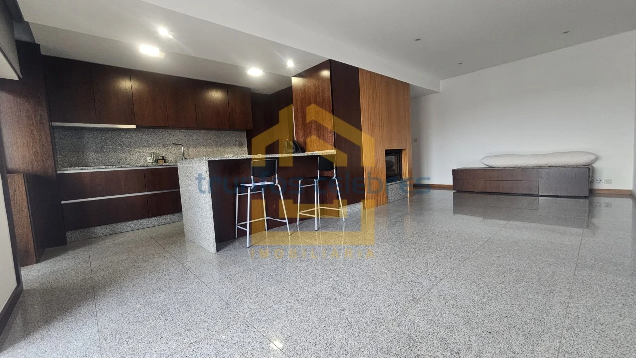 Apartamento T3 para Venda em Mindelo Foto 7