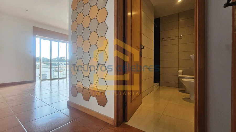 Apartamento T3 para Venda em Mindelo Foto 5