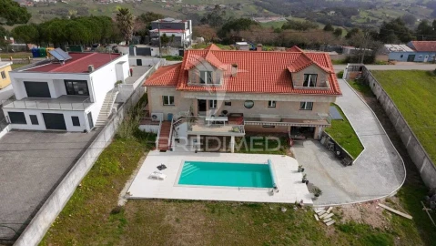 Moradia T4 para Venda em Carvalhal Benfeito