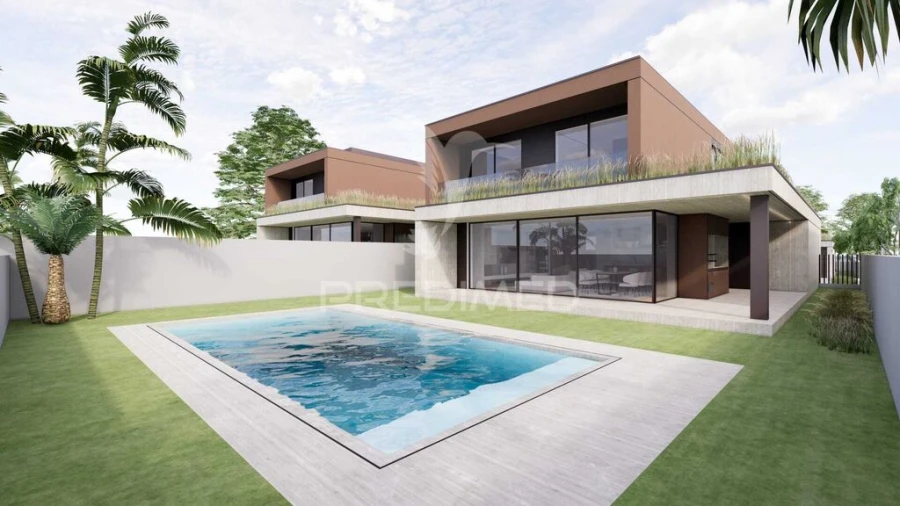 Moradia T4 para Venda em Lago Foto 3