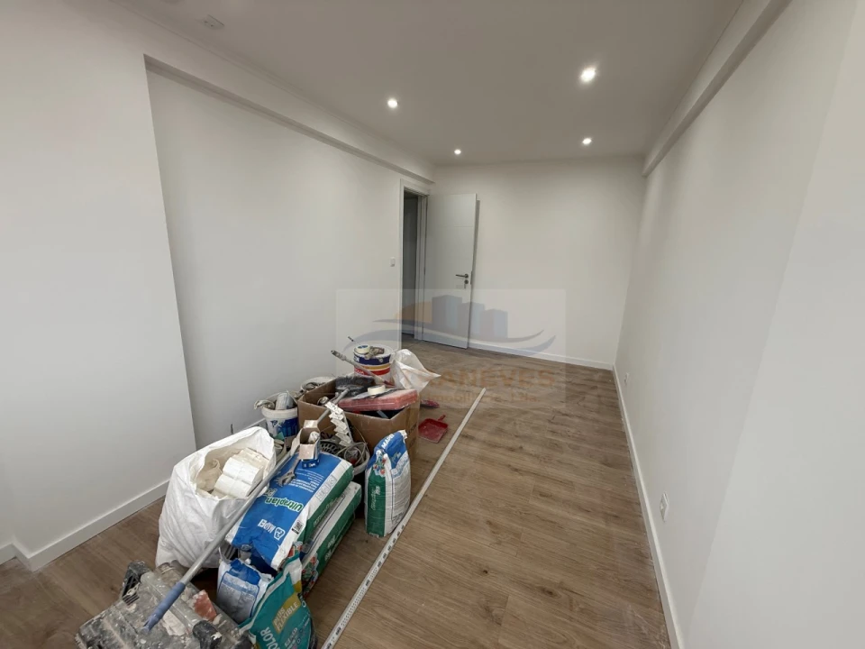Apartamento T2 para Venda em Falagueira-Venda Nova Foto 4