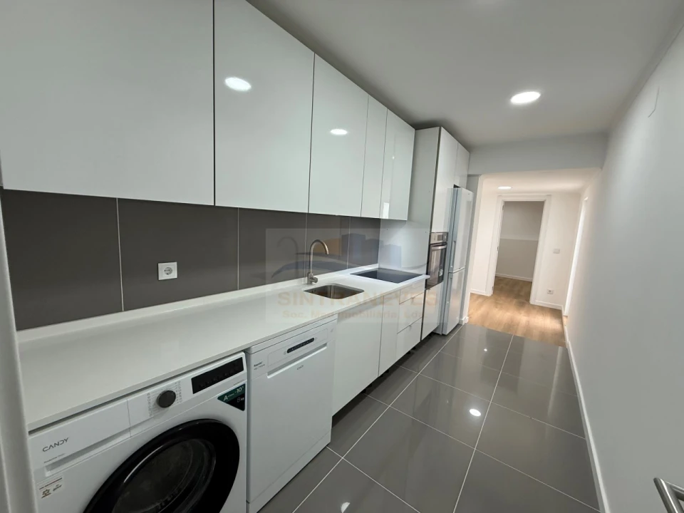 Apartamento T2 para Venda em Águas Livres Foto 1