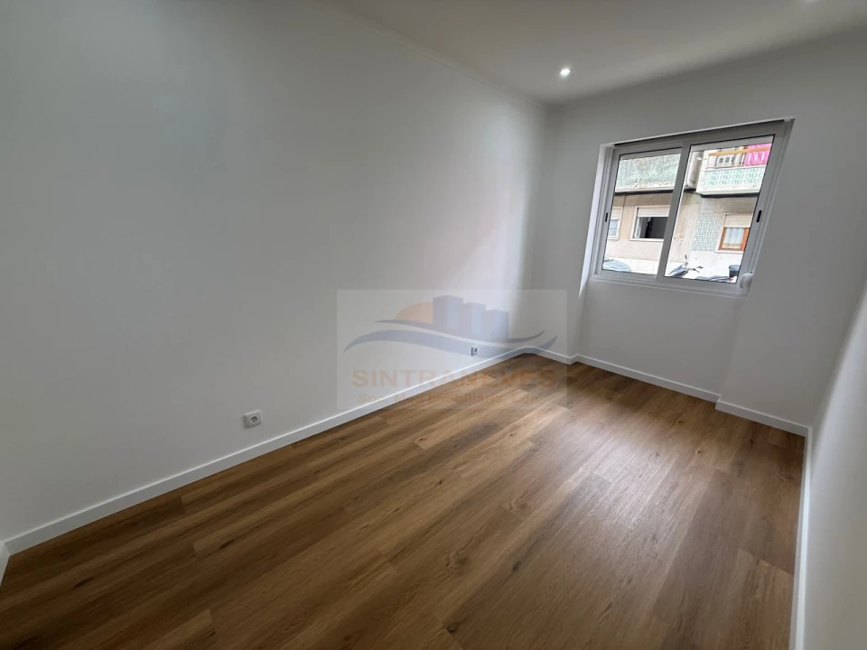 Apartamento T2 para Venda em Águas Livres Foto 14