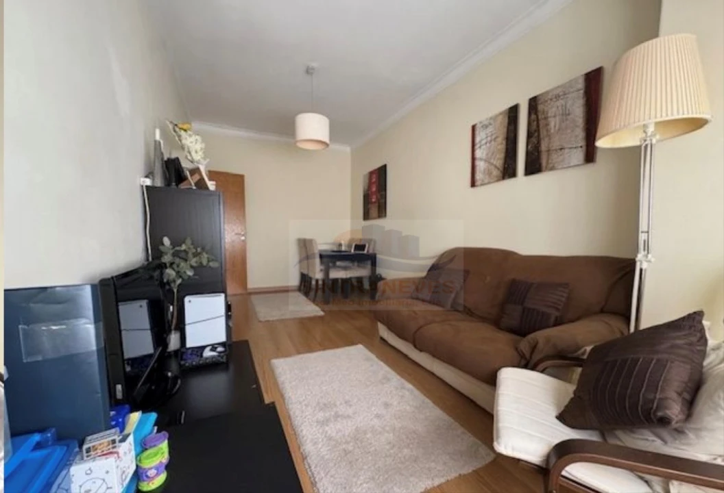 Apartamento T2 para Venda em Venteira Foto 3