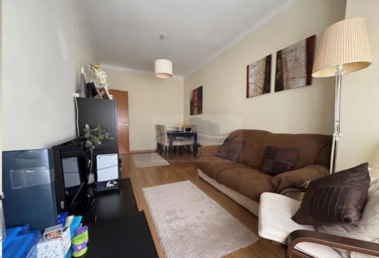 Apartamento T2 para Venda em Venteira Foto 3