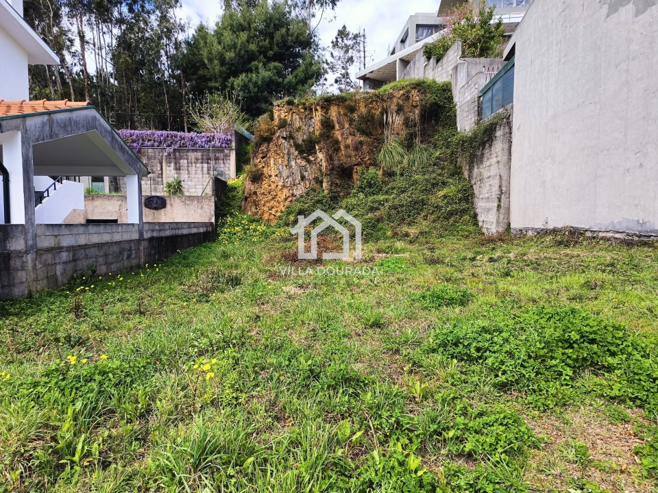 Terreno para Venda em Foz do Sousa e Covelo Foto 2