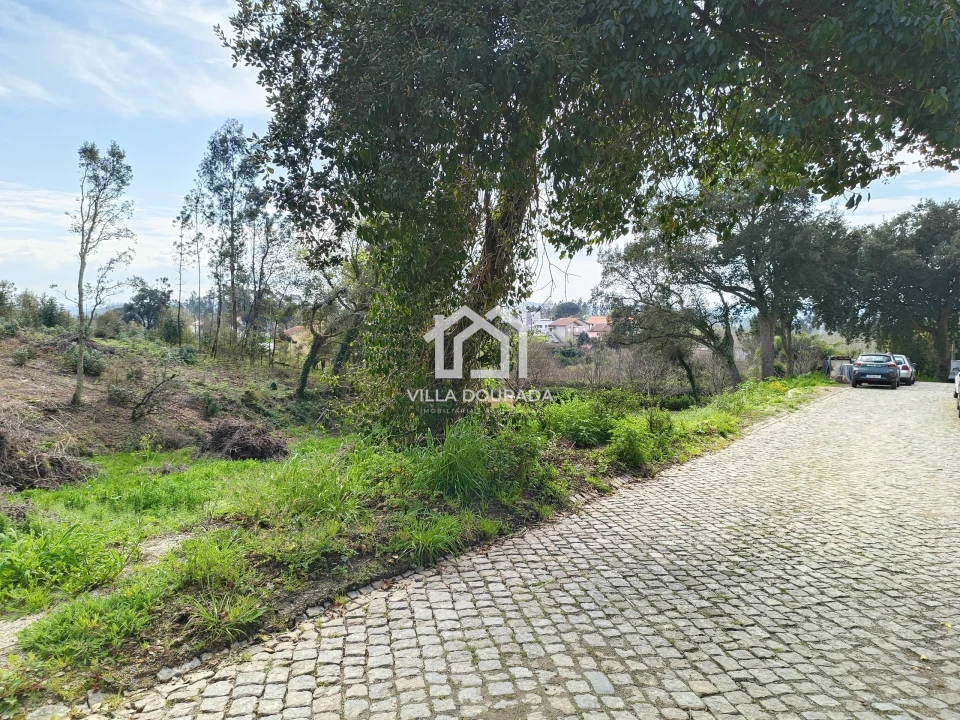 Terreno para Venda em Foz do Sousa e Covelo Foto 4