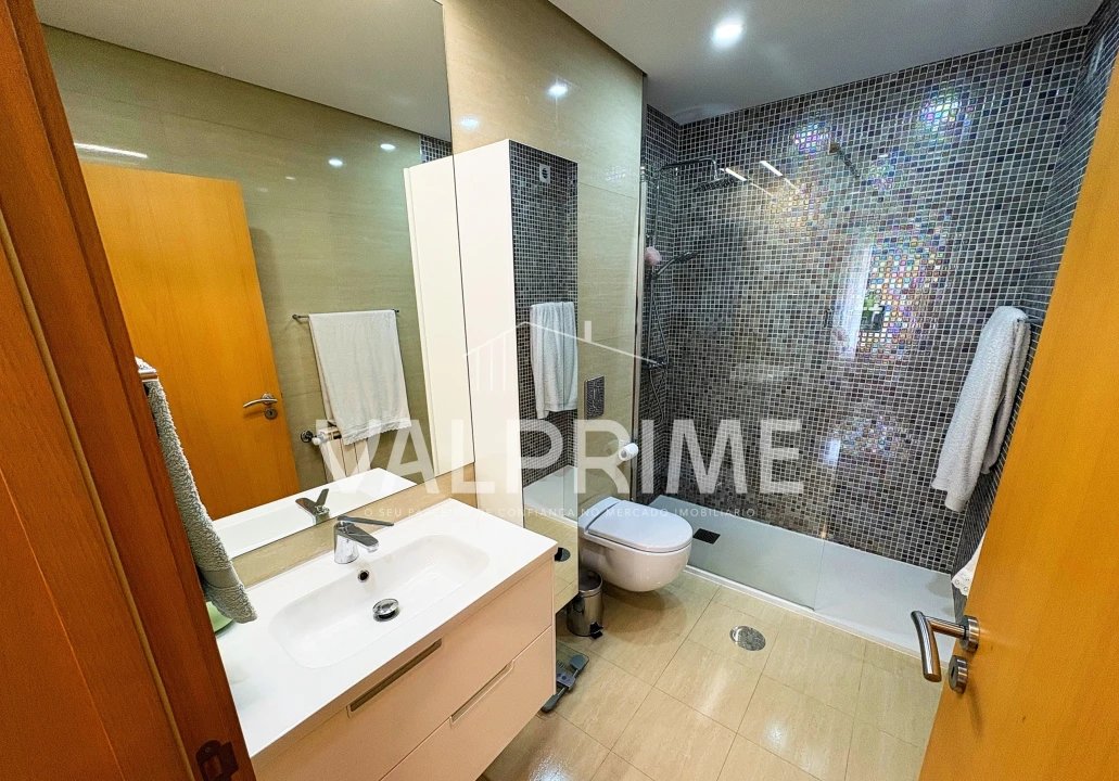 Apartamento T2 para Venda em Valongo Foto 24