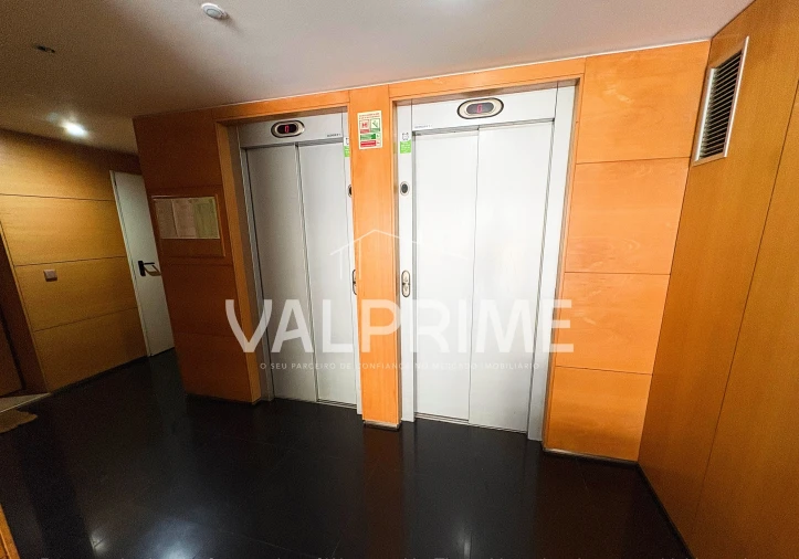 Apartamento T2 para Venda em Valongo Foto 44