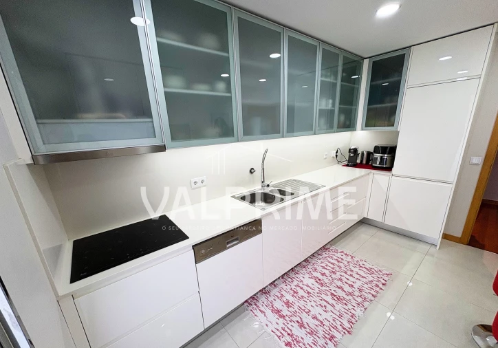 Apartamento T2 para Venda em Valongo Foto 10