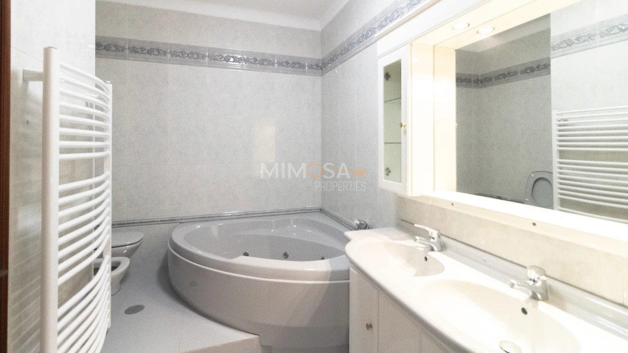 Moradia T4 para Venda em Bensafrim e Barão de São João Foto 21