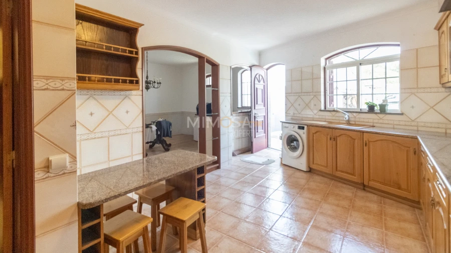 Moradia T4 para Venda em Bensafrim e Barão de São João Foto 7