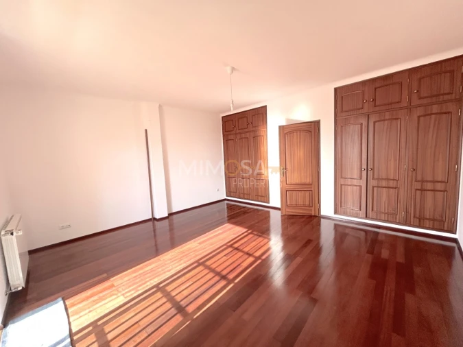 Moradia T4 para Venda em Bensafrim e Barão de São João Foto 13