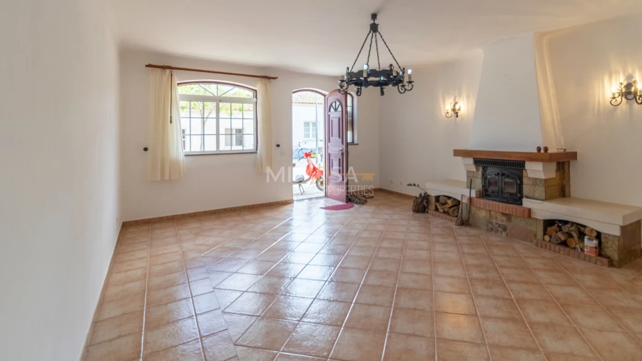 Moradia T4 para Venda em Bensafrim e Barão de São João Foto 2