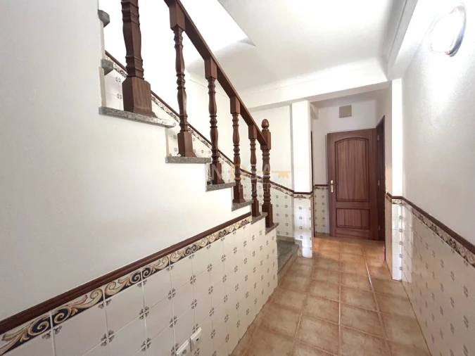 Moradia T4 para Venda em Bensafrim e Barão de São João Foto 10