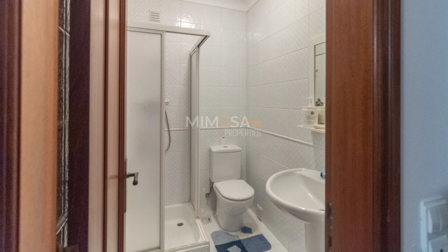 Moradia T4 para Venda em Bensafrim e Barão de São João Foto 18