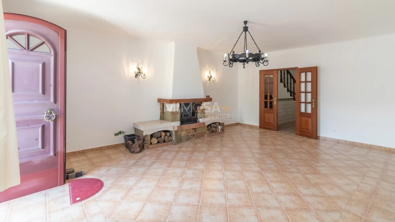 Moradia T4 para Venda em Bensafrim e Barão de São João Foto 3