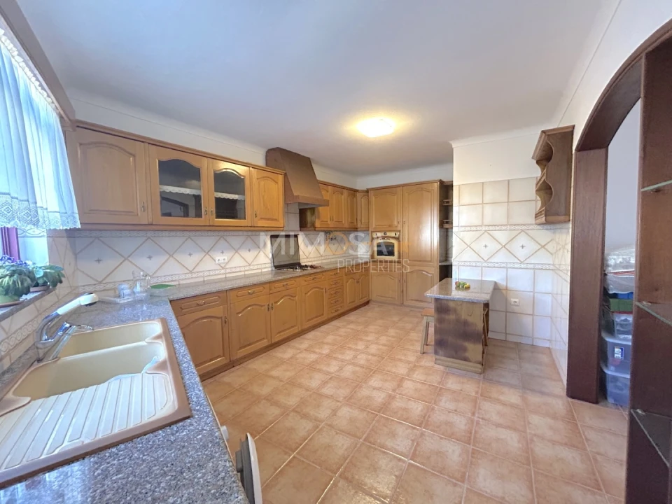 Moradia T4 para Venda em Bensafrim e Barão de São João Foto 5