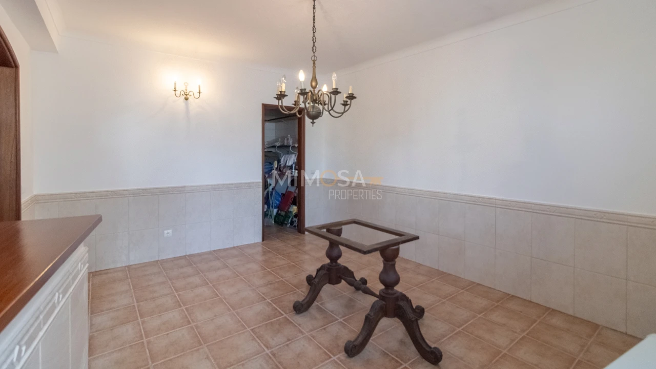 Moradia T4 para Venda em Bensafrim e Barão de São João Foto 5