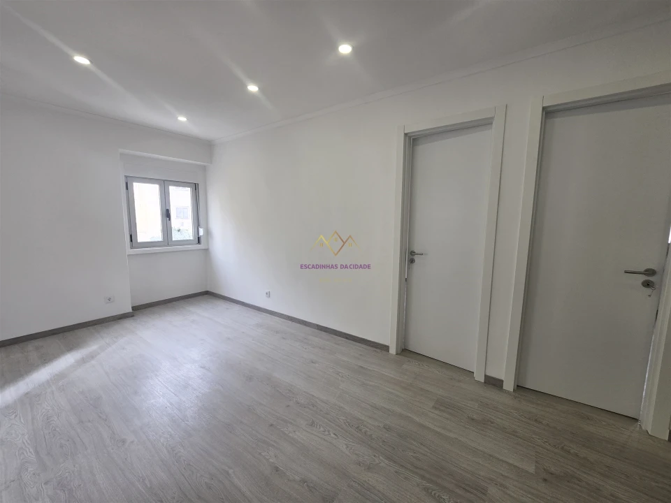 Apartamento T2 para Venda em Venteira Foto 7