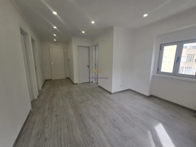 Apartamento T2 para Venda em Venteira Foto 4