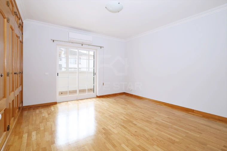 Moradia T5 para Venda em Cascais e Estoril Foto 26