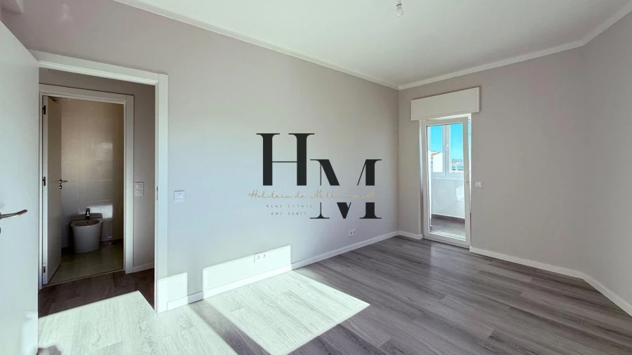 Apartamento T3 para Venda em Portimão Foto 11