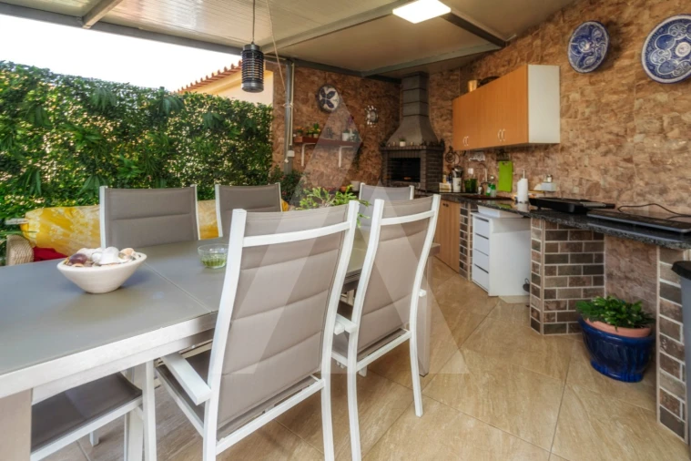 Moradia T4 para Venda em Quarteira Foto 25