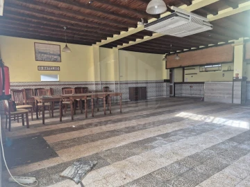 Loja para Venda em Gaio-Rosário e Sarilhos Pequenos