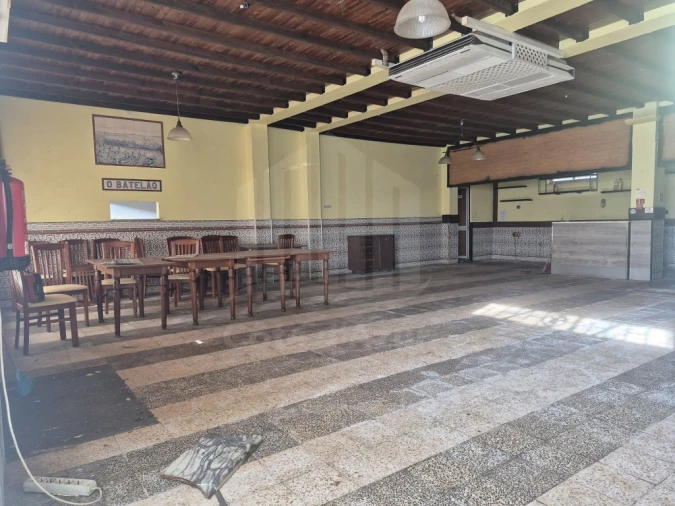 Loja para Venda em Gaio-Rosário e Sarilhos Pequenos Foto 2