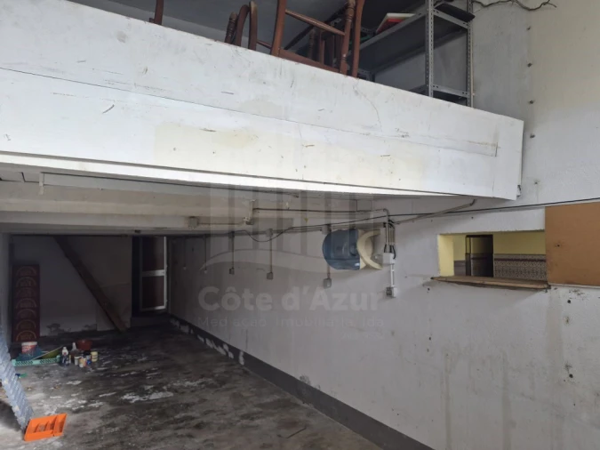 Loja para Venda em Gaio-Rosário e Sarilhos Pequenos Foto 13