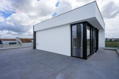 Moradia T4 para Venda em São Francisco