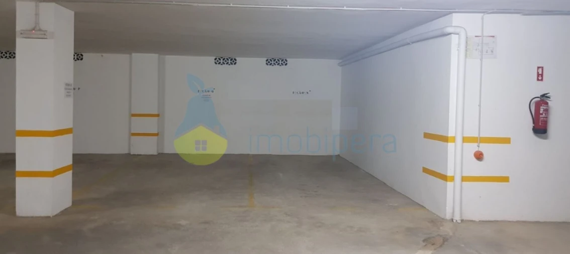 Negócio para Arrendamento em Armação de Pera Foto 1