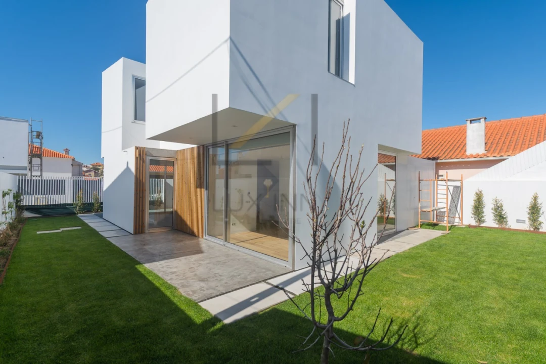 Moradia T4 para Venda em São Domingos de Rana Foto 24