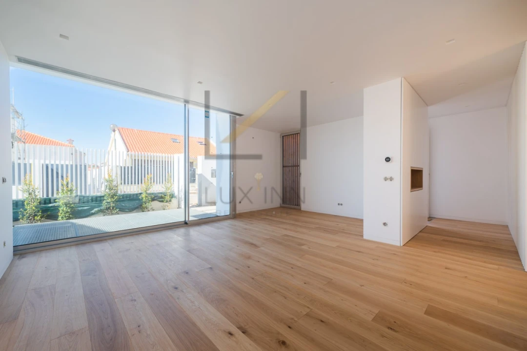 Moradia T4 para Venda em São Domingos de Rana Foto 7