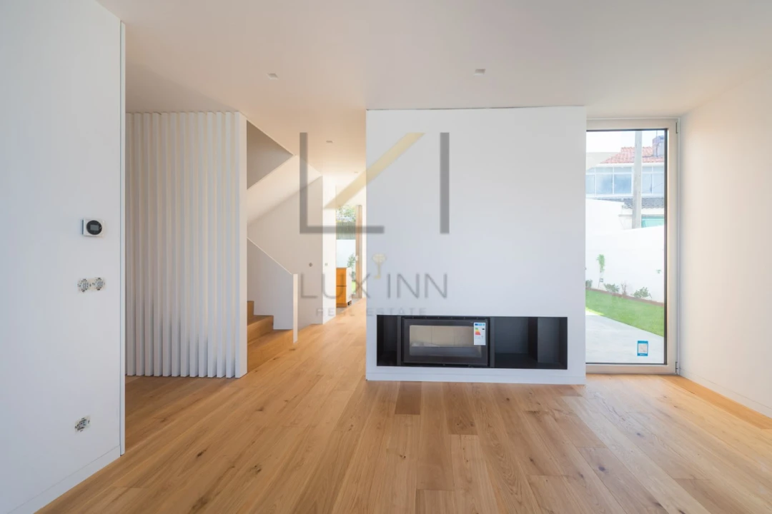 Moradia T4 para Venda em São Domingos de Rana Foto 10