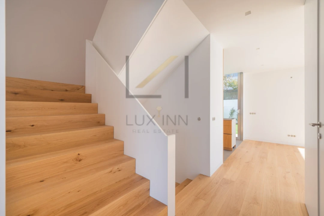 Moradia T4 para Venda em São Domingos de Rana Foto 13