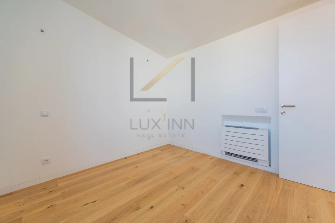 Moradia T4 para Venda em São Domingos de Rana Foto 43