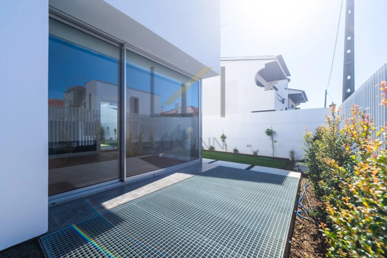 Moradia T4 para Venda em São Domingos de Rana Foto 8