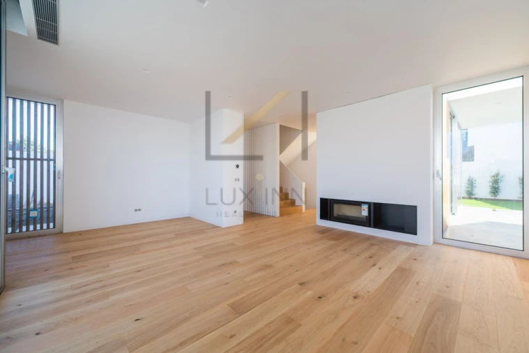 Moradia T4 para Venda em São Domingos de Rana Foto 11