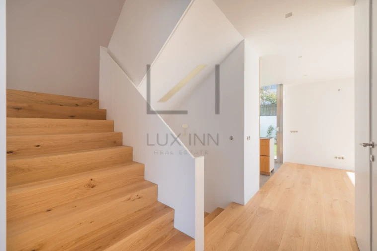 Moradia T4 para Venda em São Domingos de Rana Foto 13