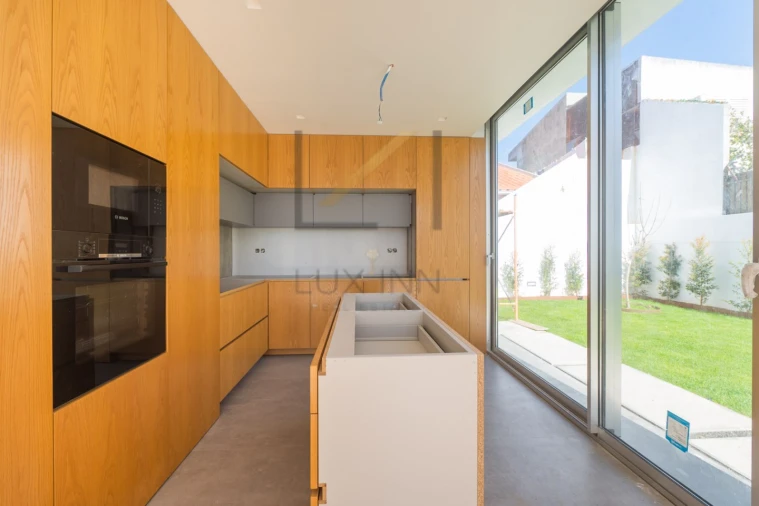 Moradia T4 para Venda em São Domingos de Rana Foto 17