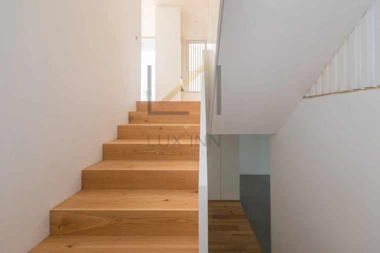 Moradia T4 para Venda em São Domingos de Rana Foto 60